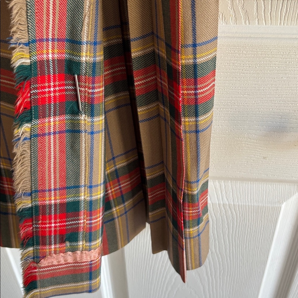 Vintage Aljean of Canada tartan skirt. 100% wool. 28” waist. Made in Canada. - Picture 5 of 7
